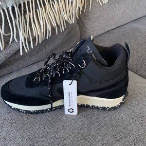 Rag and Bone black sneaker (hiker) size 38